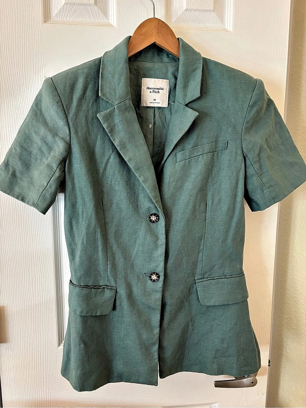 Abercrombie and Fitch Women's Green Short Sleeve Blazer Size Medium